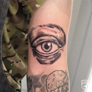 Eye